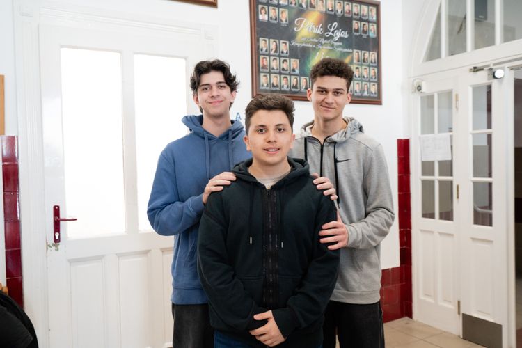 Budapesti Két Tanítási Nyelvű Technikumok Angol nyelvi Versenye